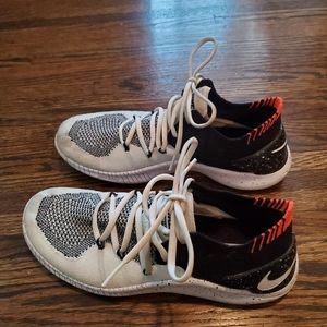 Womens Nike athletic shoe, size 6.5